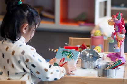 Kukhuri Kaa! | Lift-the-Flap Picture Book